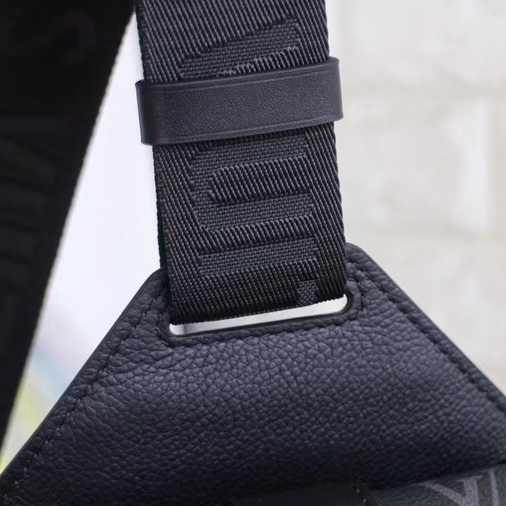 Louis Vuitton Saumur Slingbag(13-18-3.5CM)  M45912 - DopestKickz