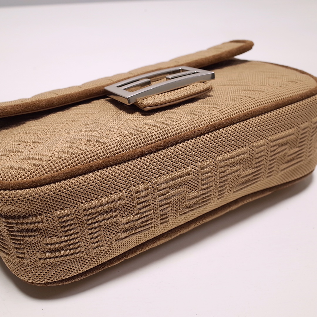 Fendi Iconic Medium Baguette Bag With Chain  (24-14.5-7CM)   8BR793 - DopestKickz