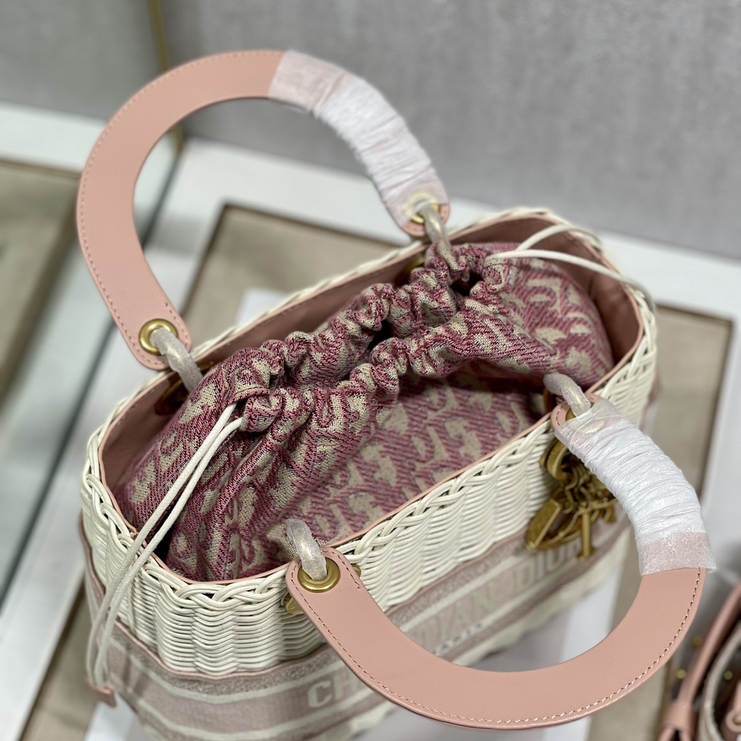 Dior Medium Lady Dior Bag(24-20-11cm) - DopestKickz