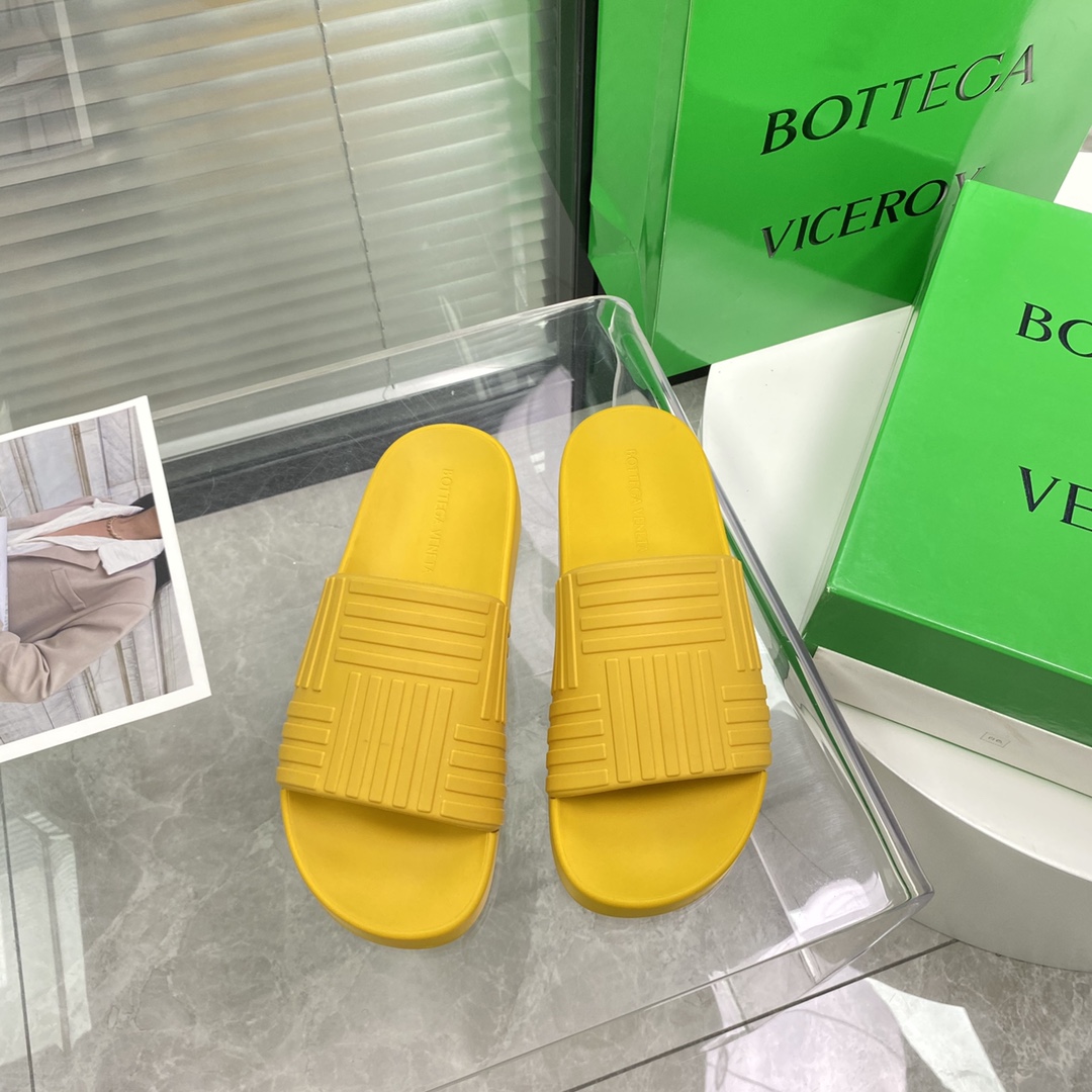Bottega Veneta Rubber Slides - DopestKickz