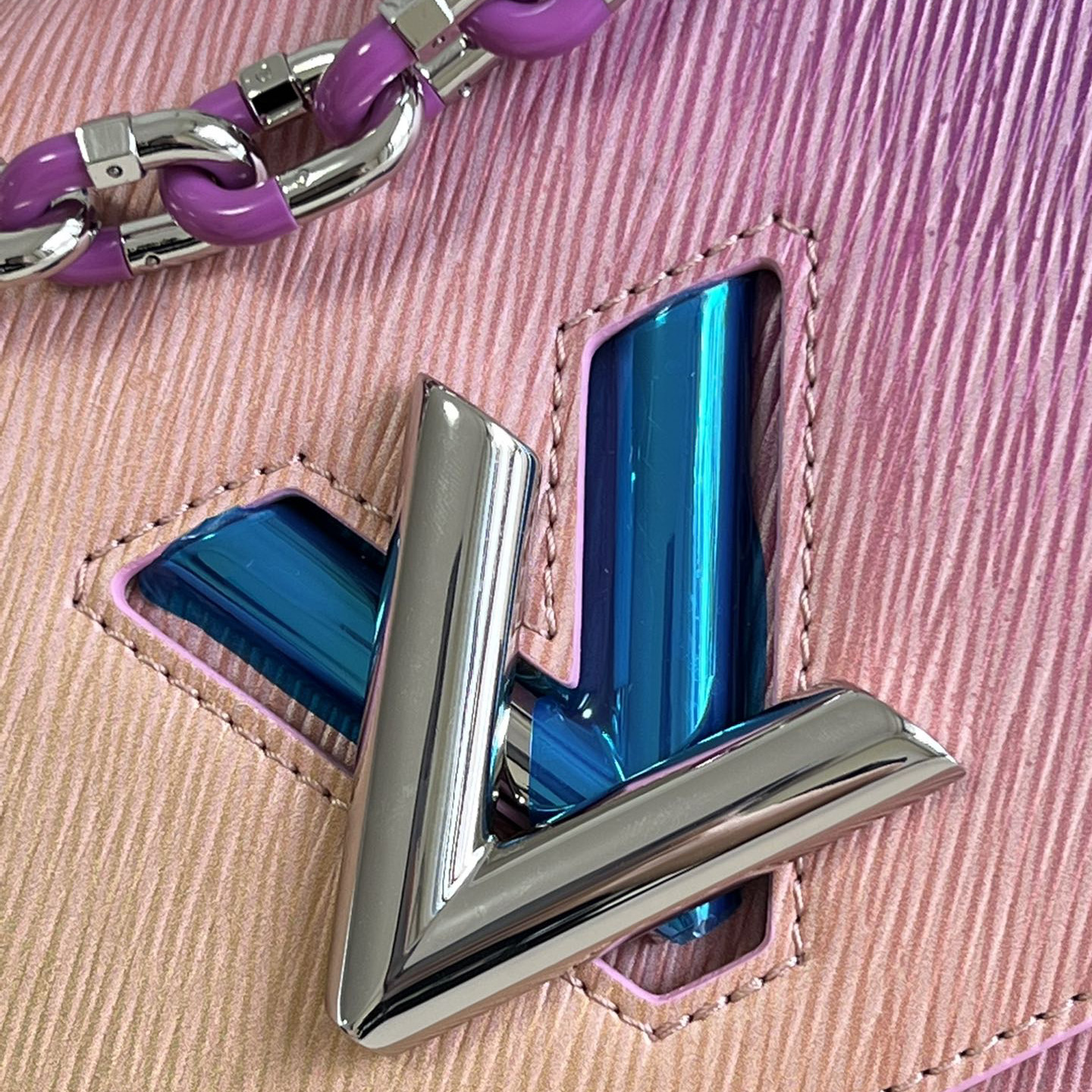 Louis Vuitton Twist MM Handbag(23-17-9.5CM)  M59894 - DopestKickz