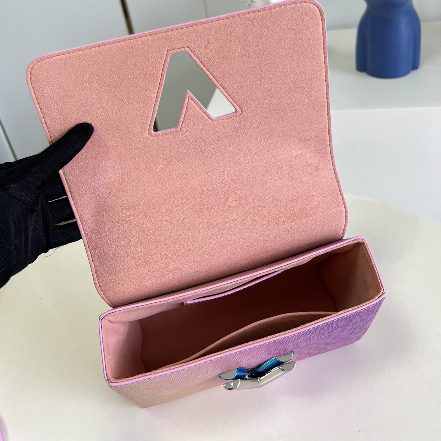 Louis Vuitton Twist MM Handbag(23-17-9.5CM)  M59894 - DopestKickz