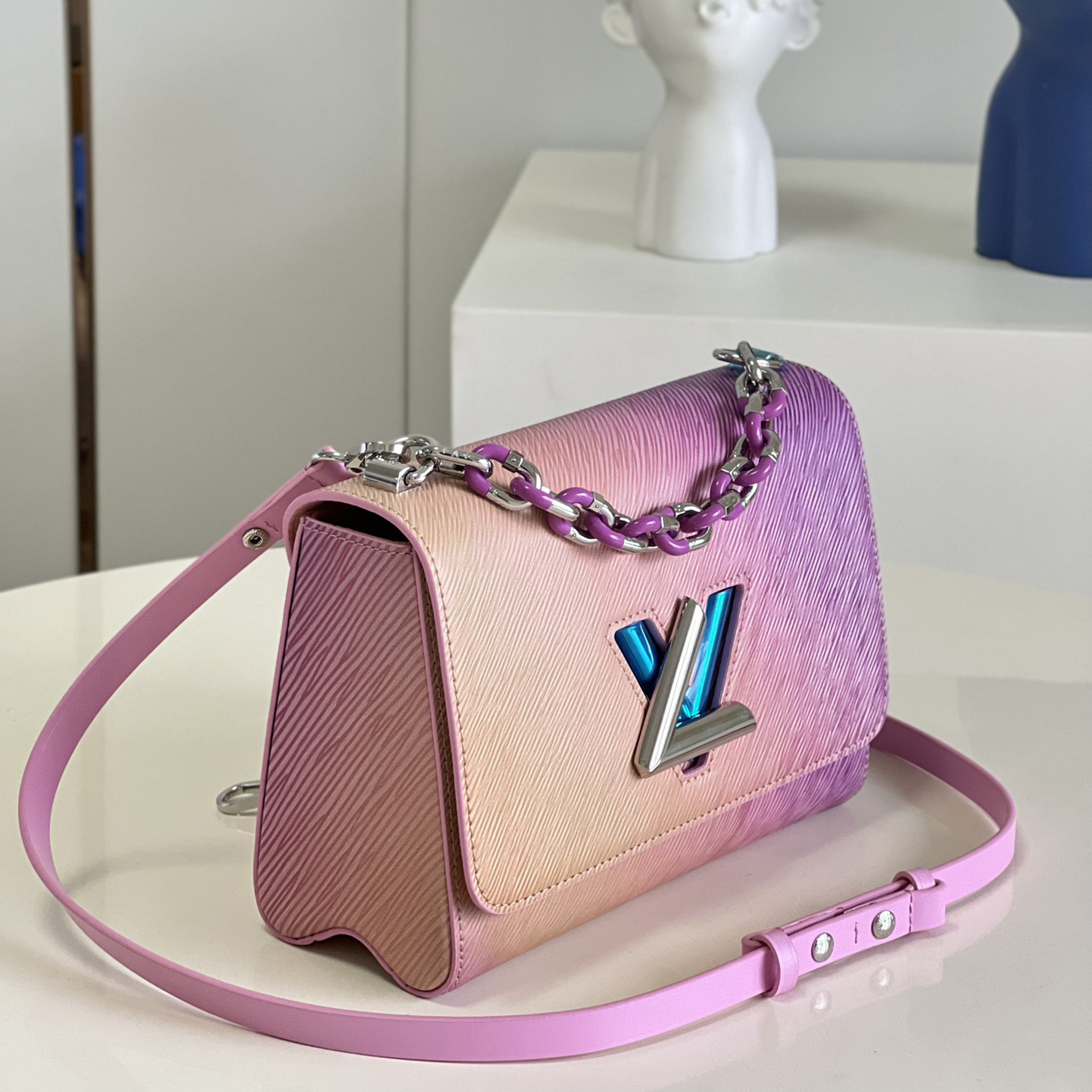 Louis Vuitton Twist MM Handbag(23-17-9.5CM)  M59894 - DopestKickz