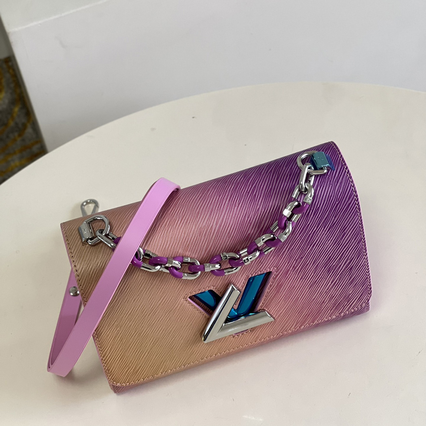 Louis Vuitton Twist MM Handbag(23-17-9.5CM)  M59894 - DopestKickz