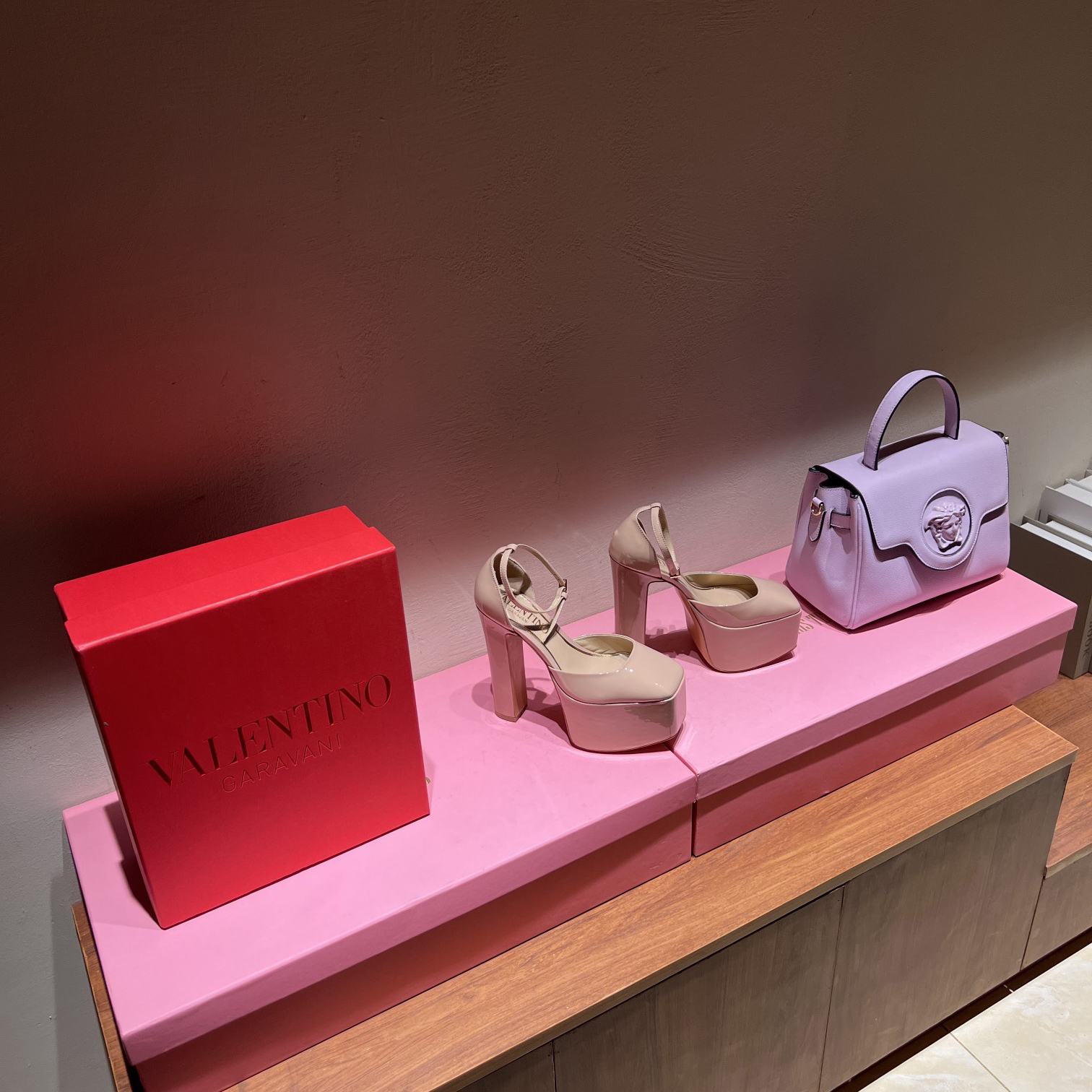 Valenti Garavani Tan-Go Platform Pump In Patent Leather  155 MM - DopestKickz