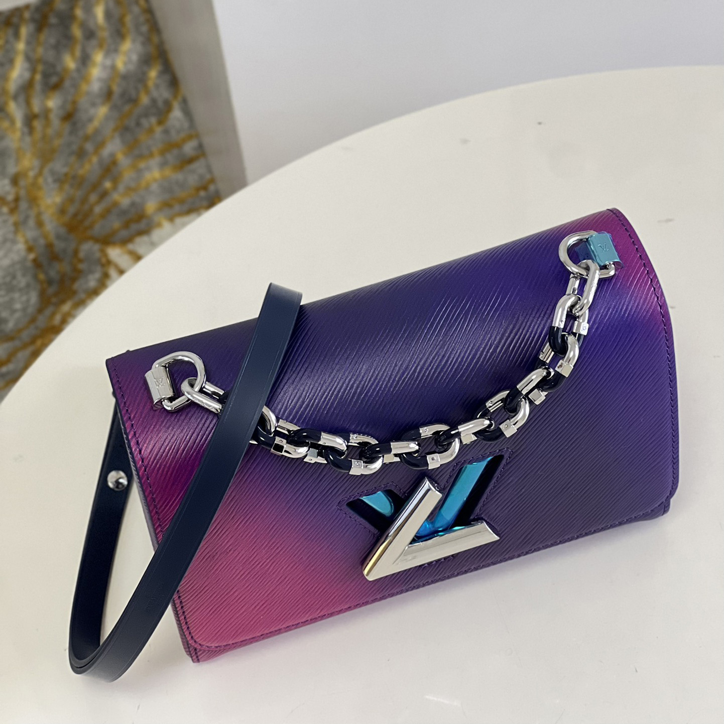 Louis Vuitton Twist MM Handbag(23-17-9.5CM)  M59894 - DopestKickz