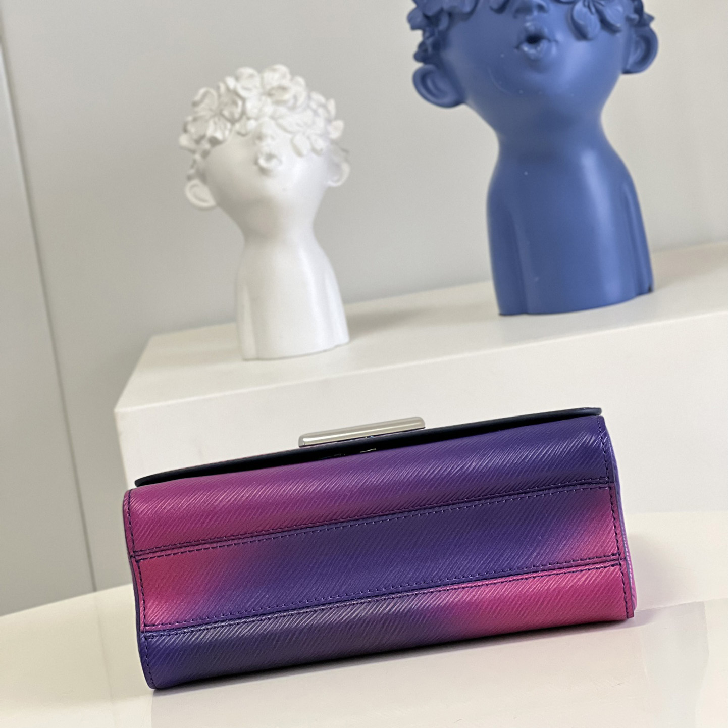 Louis Vuitton Twist MM Handbag(23-17-9.5CM)  M59894 - DopestKickz