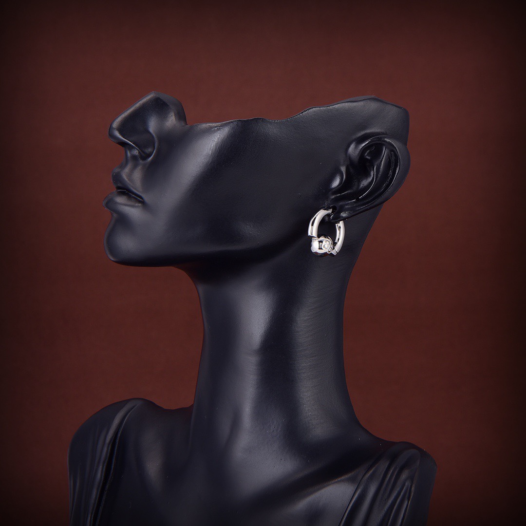 Balenciaga Cut Ear Cuff - DopestKickz