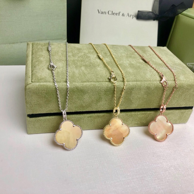 Van Cleef & Arpels Magic Alhambra Long Necklace, 1 Motif - DopestKickz