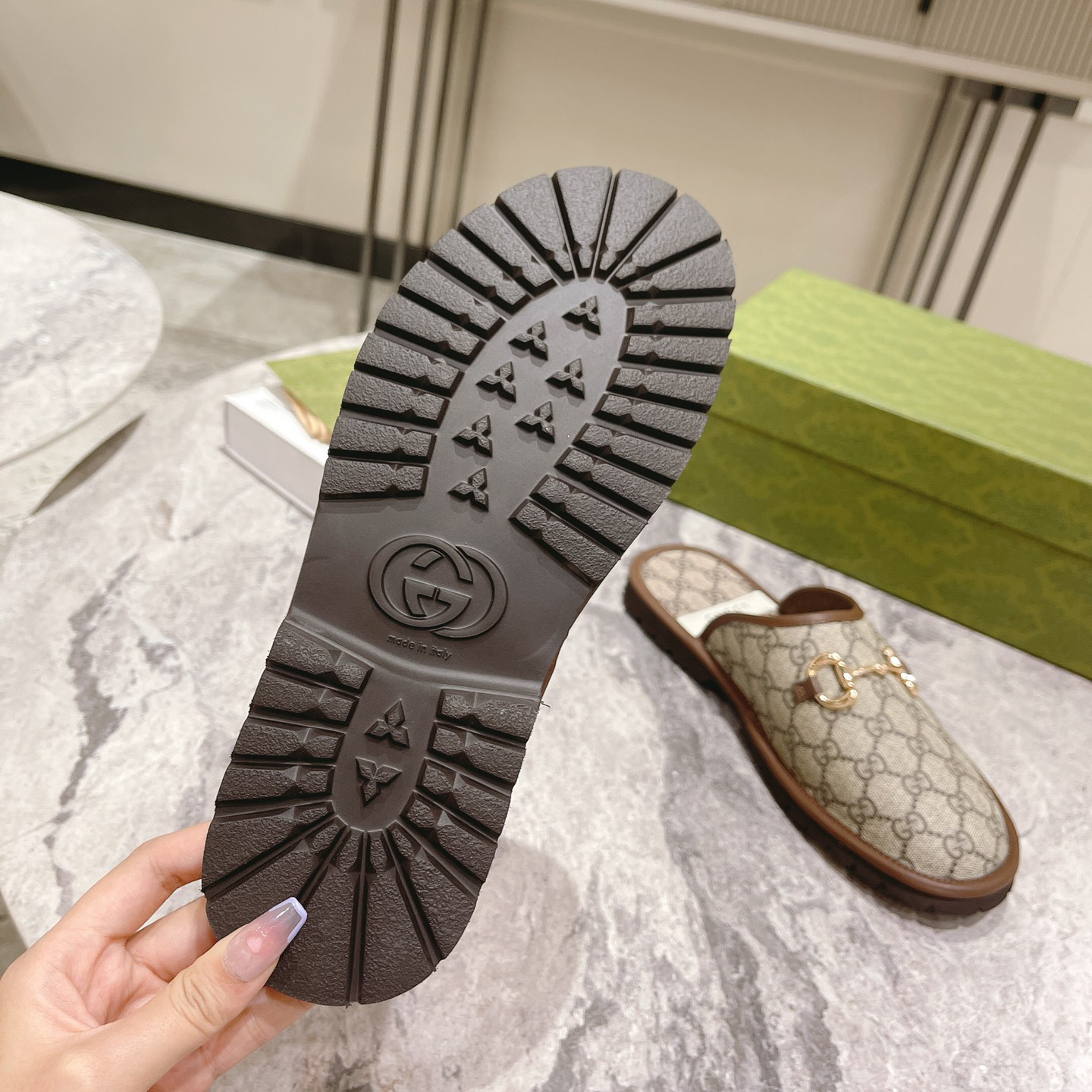 Gucci Men's Slipper With Horsebit - DopestKickz