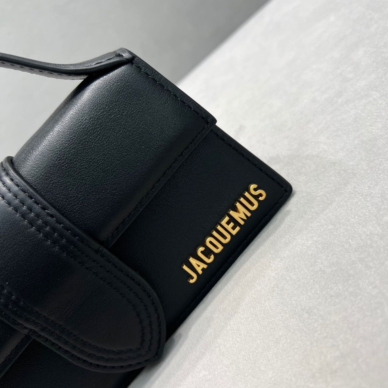 Jacquemus Le Grand Bambino Handbag With Adjustable Crossbody Strap(24-13-7CM) - DopestKickz