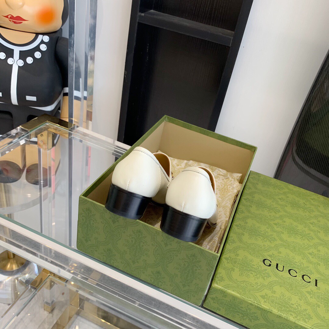 Gucci Women's Loafer With Horsebit - DopestKickz