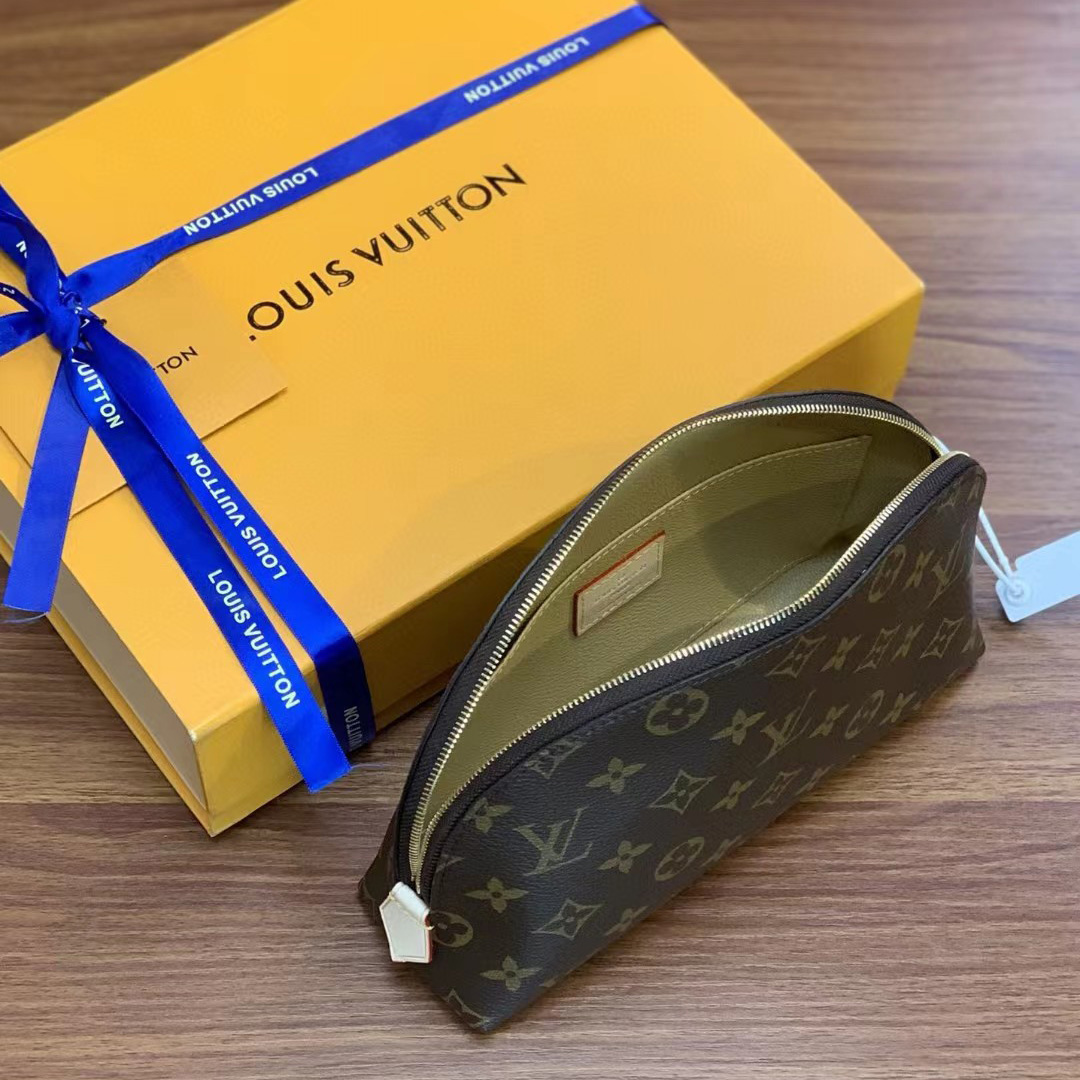 Louis Vuitton Cosmetic Pouch GM (24-17-16cm)   M47353 - DopestKickz