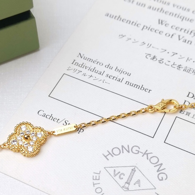 Van Cleef & Arpels Long Necklace - DopestKickz