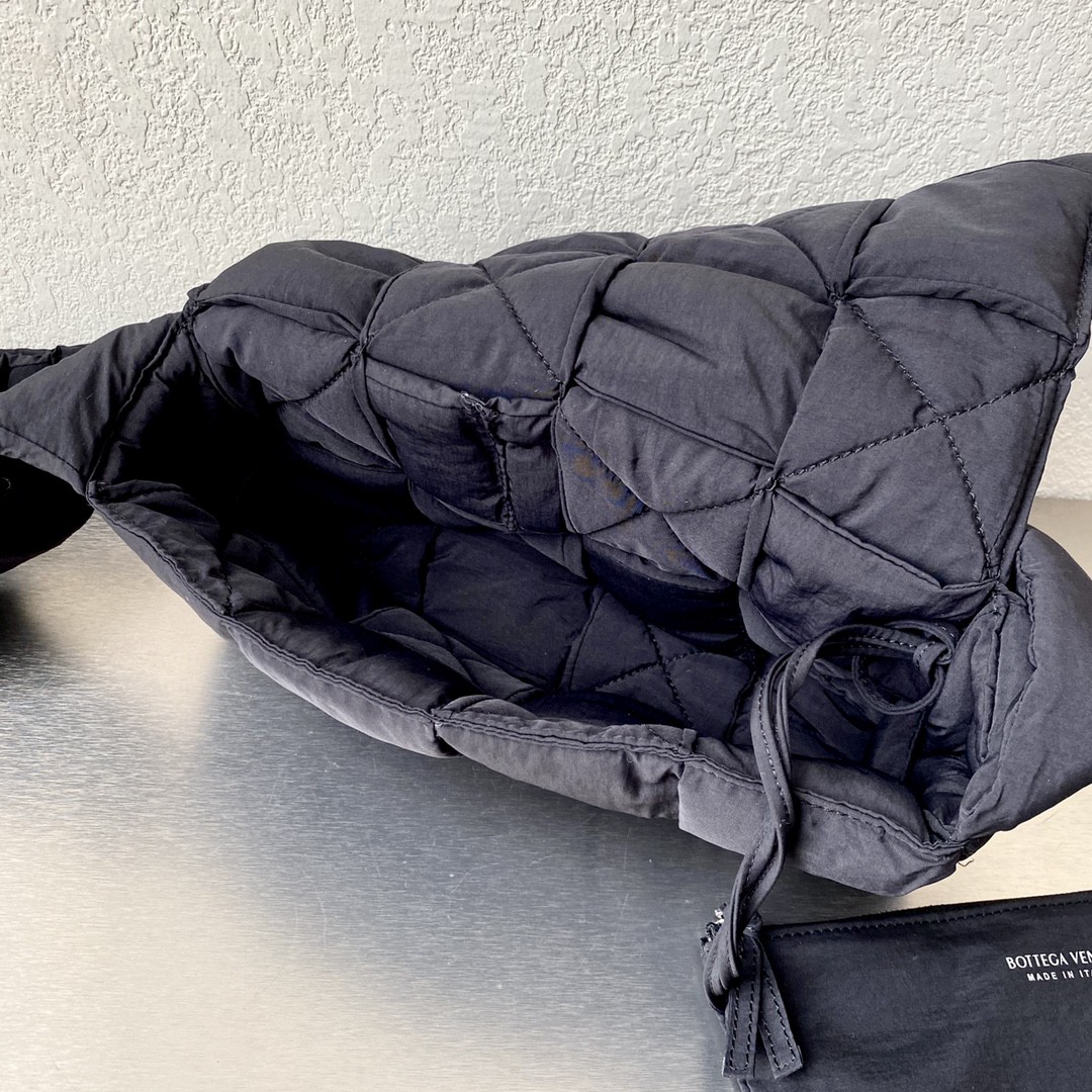 Bottega Veneta Padded Tech Cassette Medium Padded Intreccio Nylon Cross-Body Bag(30-15-7.5cm) - DopestKickz