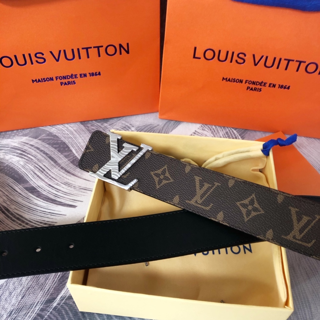 Louis Vuitton LV Pyramide Cities Exclusive 40MM Reversible Belt—Hong Kong - DopestKickz