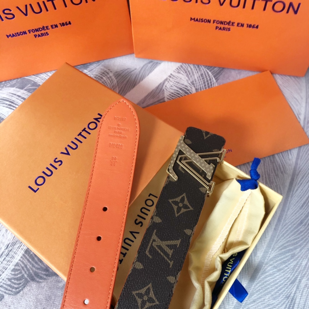 Louis Vuitton LV Pyramide Cities Exclusive 40MM Reversible Belt—Chicago - DopestKickz