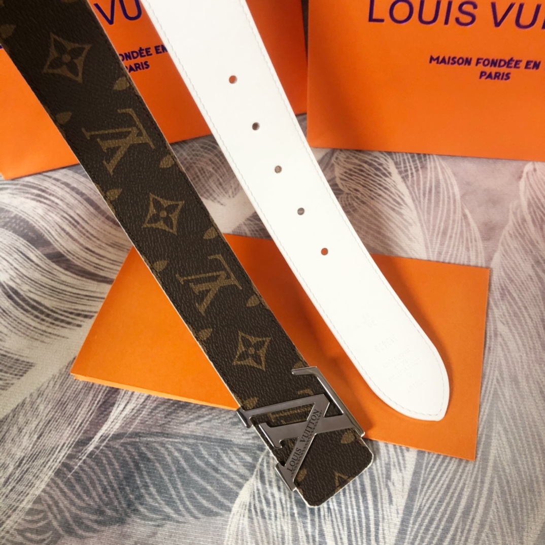 Louis Vuitton LV Pyramide Cities Exclusive 40MM Reversible Belt—Beijing - DopestKickz