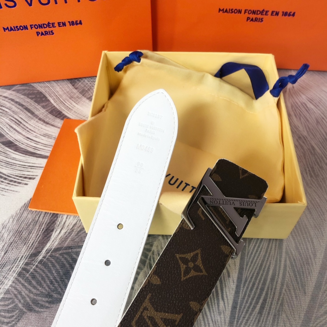 Louis Vuitton LV Pyramide Cities Exclusive 40MM Reversible Belt—Beijing - DopestKickz
