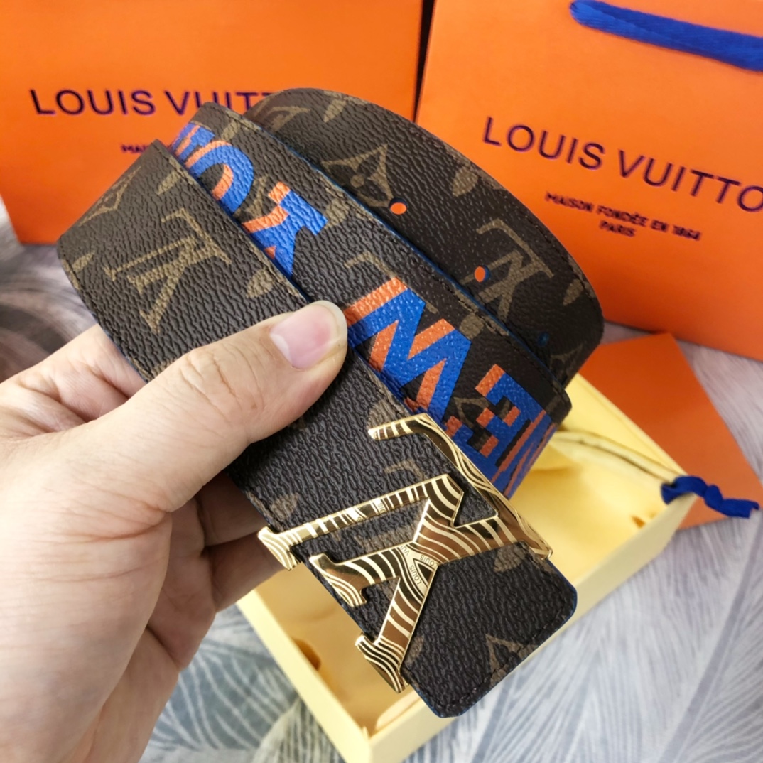 Louis Vuitton LV Pyramide Cities Exclusive 40MM Reversible Belt—New York - DopestKickz