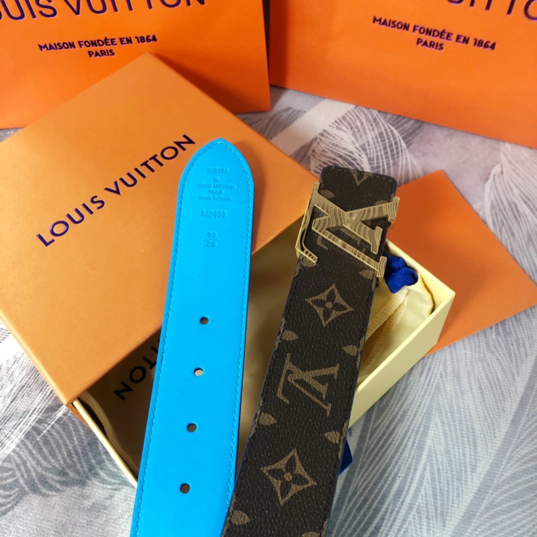 Louis Vuitton LV Pyramide Cities Exclusive 40MM Reversible Belt—New York - DopestKickz