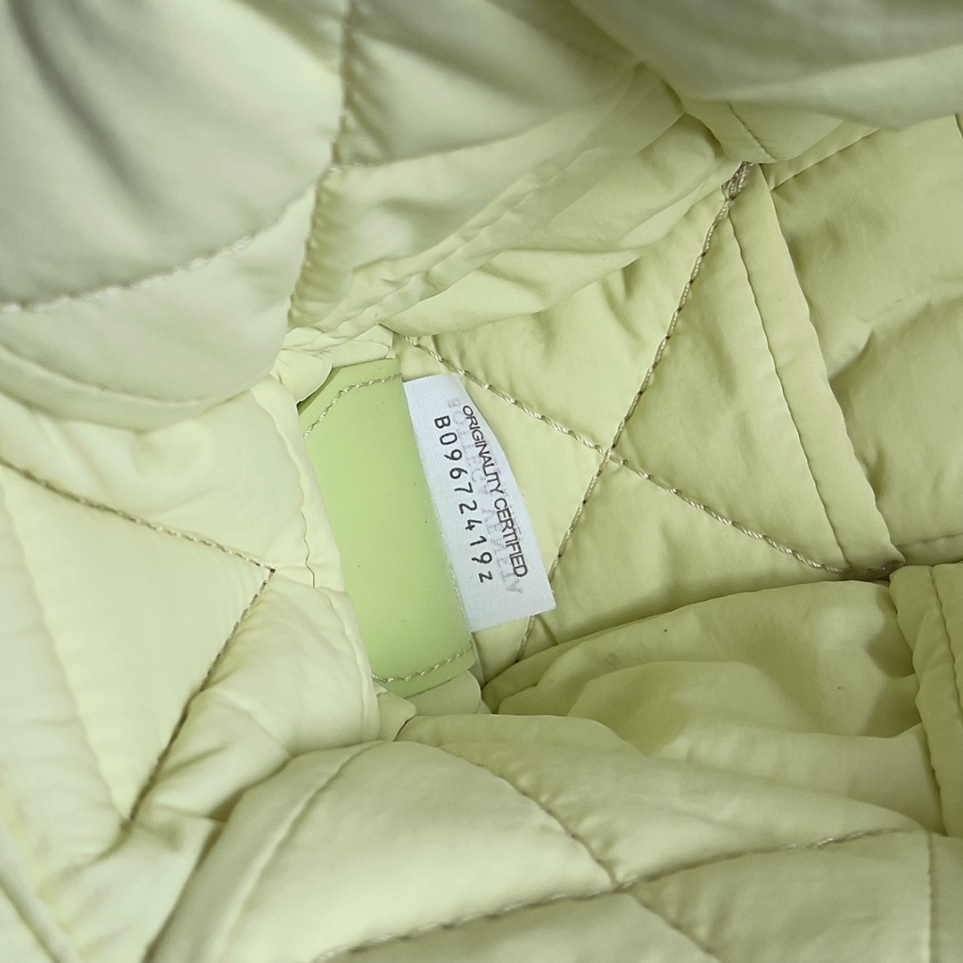 Bottega Veneta Padded Tech Cassette Padded Intreccio Nylon Cross-Body Bag(30-15-7.5cm) - DopestKickz