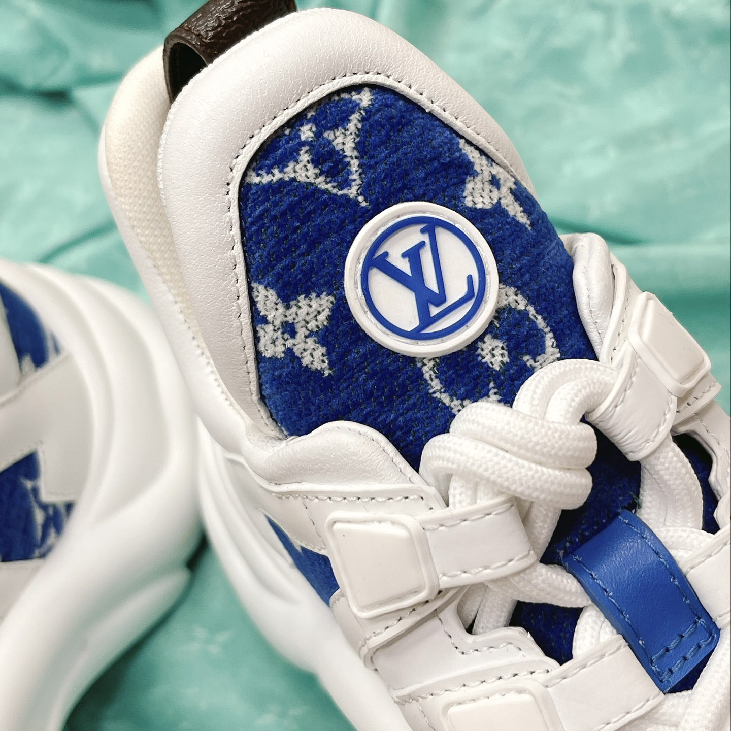 Louis Vuitton LV Archlight Sneaker     1AACTY - DopestKickz