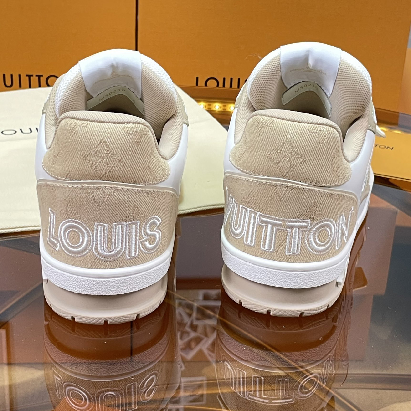 Louis Vuitton LV  Trainer Sneaker    1A9ZC7 - DopestKickz