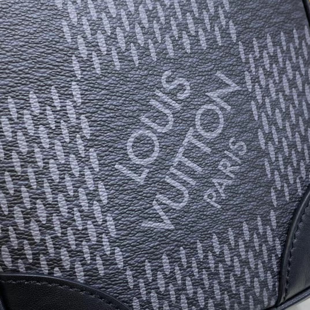 Louis Vuitton Amazone Sling Bag(17-21-6cm) - DopestKickz