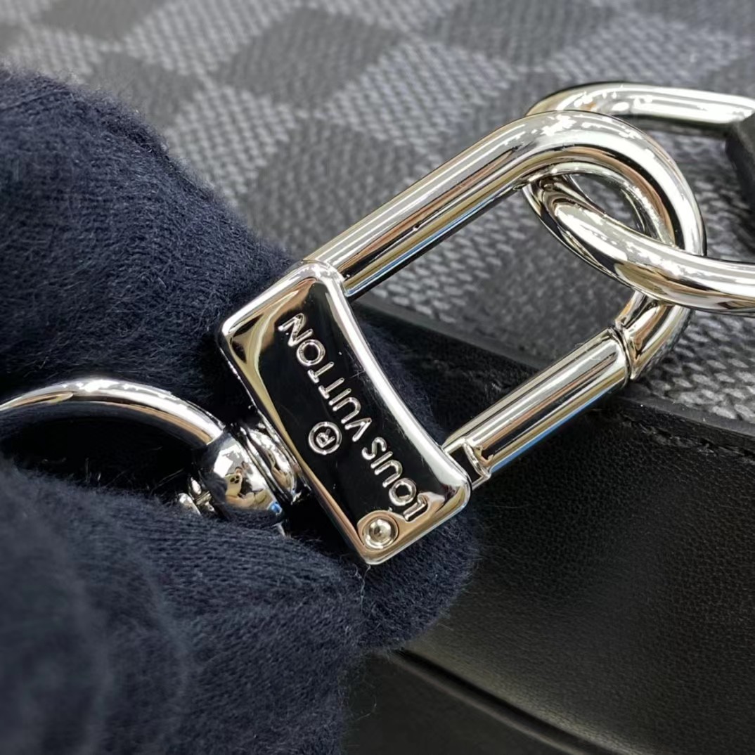 Louis Vuitton Amazone Sling Bag(17-21-6cm) - DopestKickz