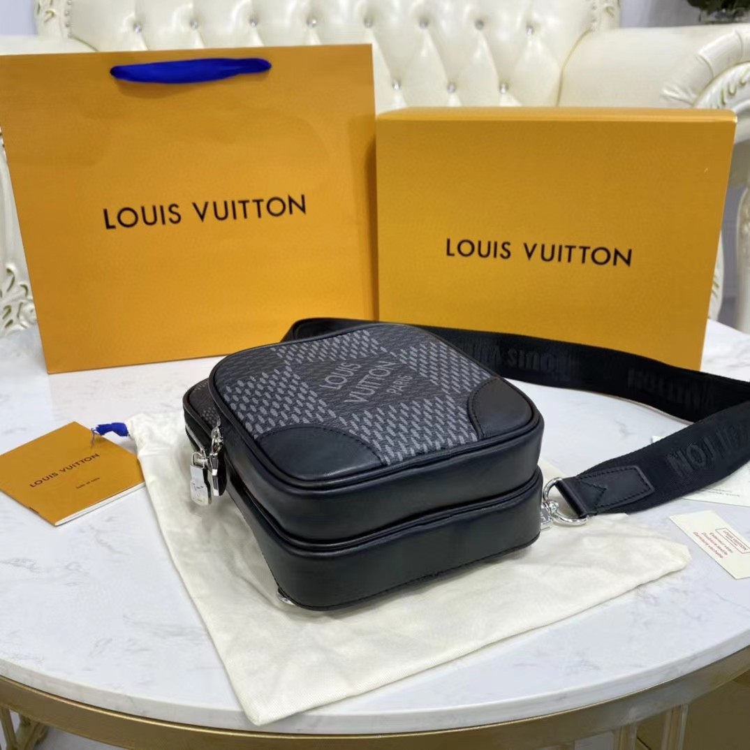 Louis Vuitton Amazone Sling Bag(17-21-6cm) - DopestKickz