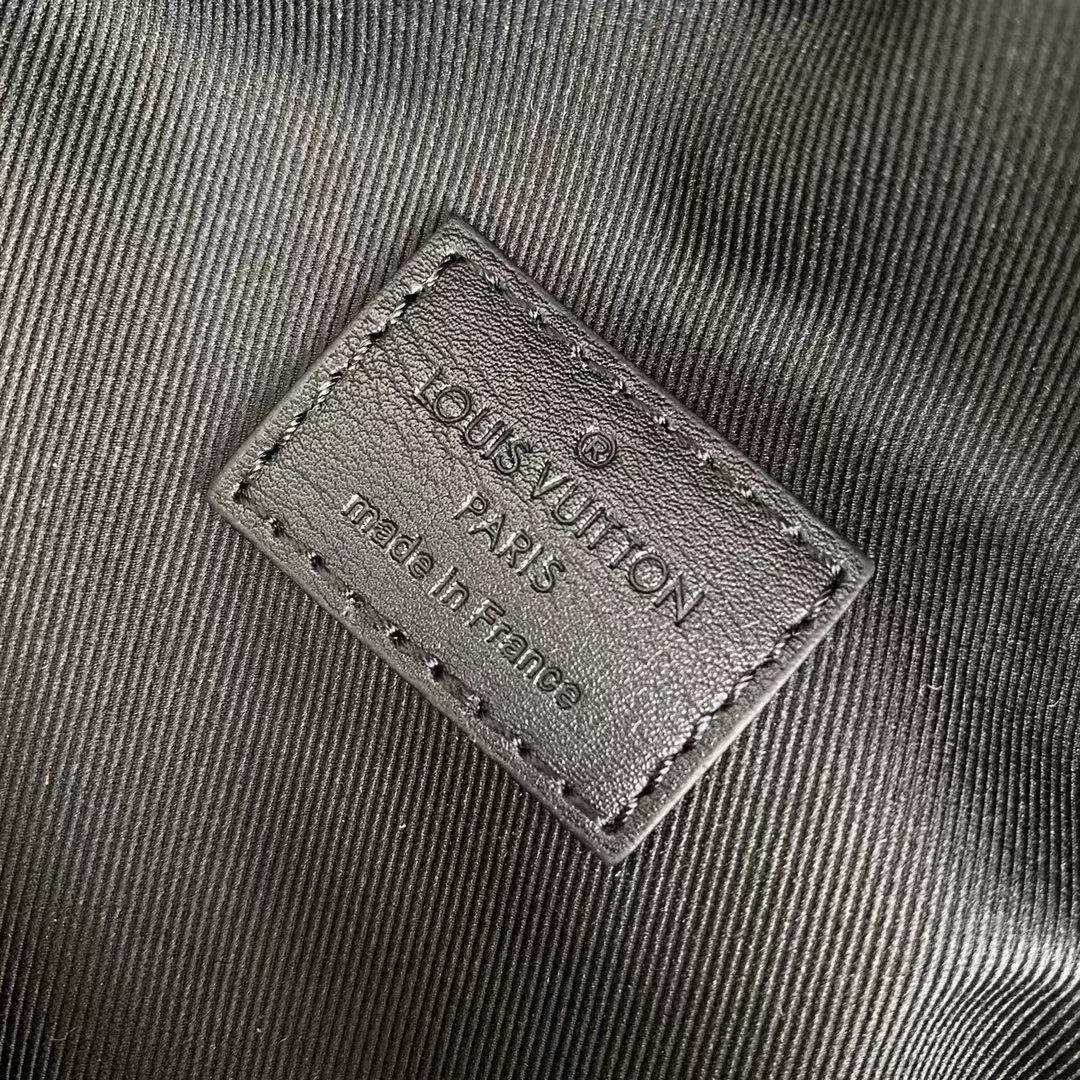 Louis Vuitton Campus Bumbag(26-13-7cm) - DopestKickz