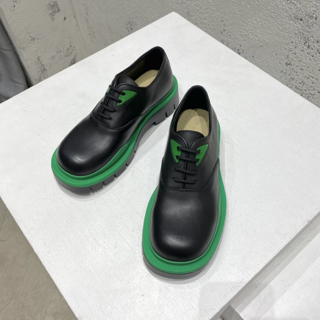 Bottega Veneta Vegetally-Tanned Leather Lace-Up Shoes - DopestKickz