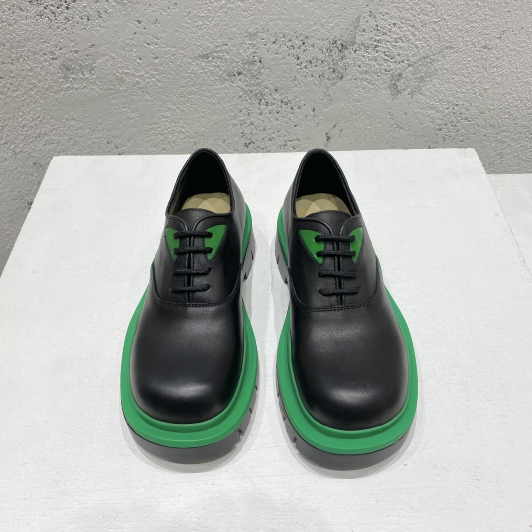 Bottega Veneta Vegetally-Tanned Leather Lace-Up Shoes - DopestKickz