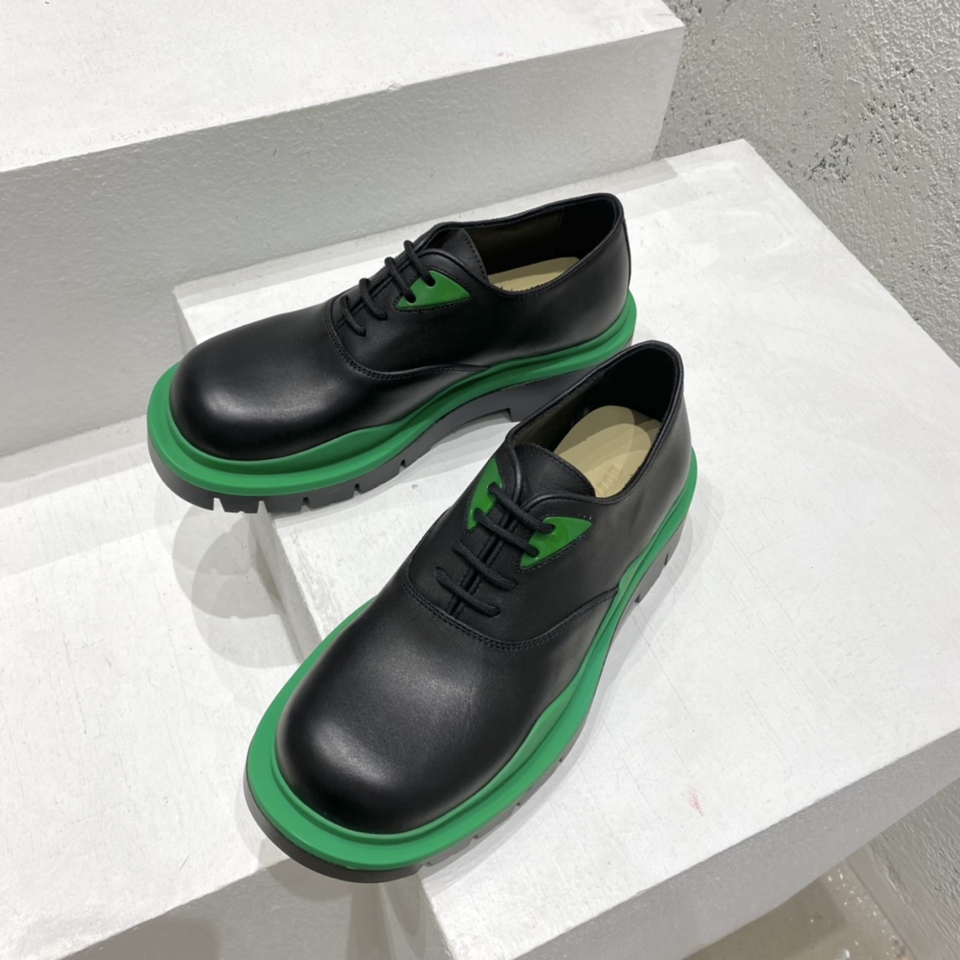 Bottega Veneta Vegetally-Tanned Leather Lace-Up Shoes - DopestKickz