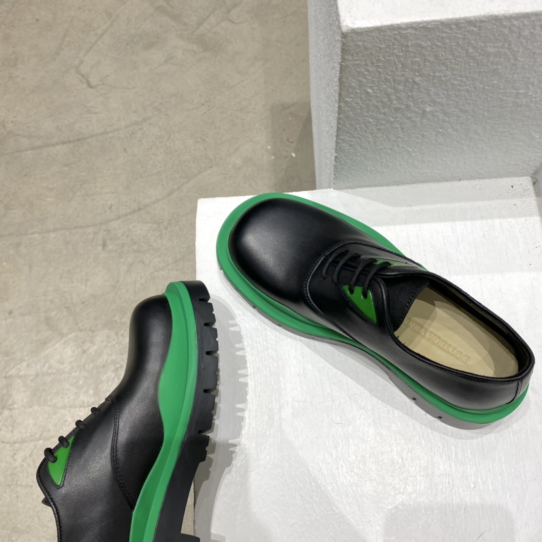 Bottega Veneta Vegetally-Tanned Leather Lace-Up Shoes - DopestKickz