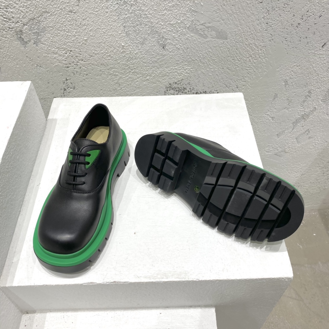 Bottega Veneta Vegetally-Tanned Leather Lace-Up Shoes - DopestKickz