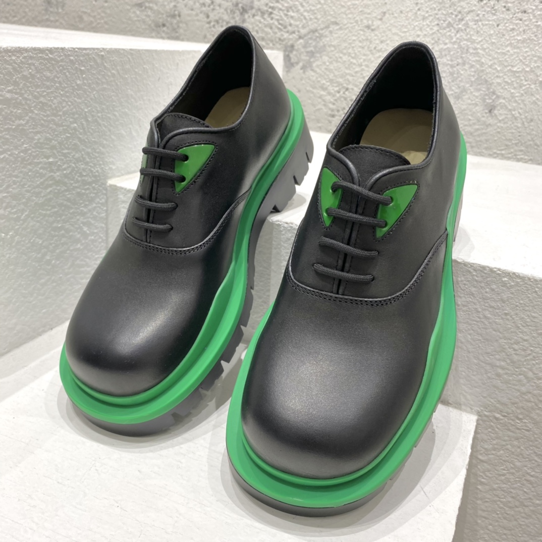 Bottega Veneta Vegetally-Tanned Leather Lace-Up Shoes - DopestKickz