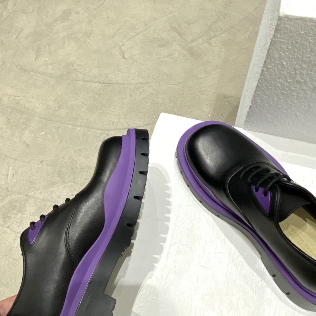 Bottega Veneta Vegetally-Tanned Leather Lace-Up Shoes - DopestKickz