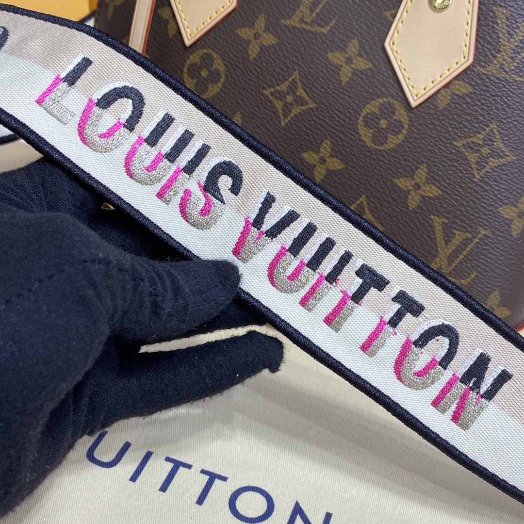 Louis Vuitton Alma BB Monogram Canvas Handbag (23.5-17.5-11.5cm)     M53152 - DopestKickz