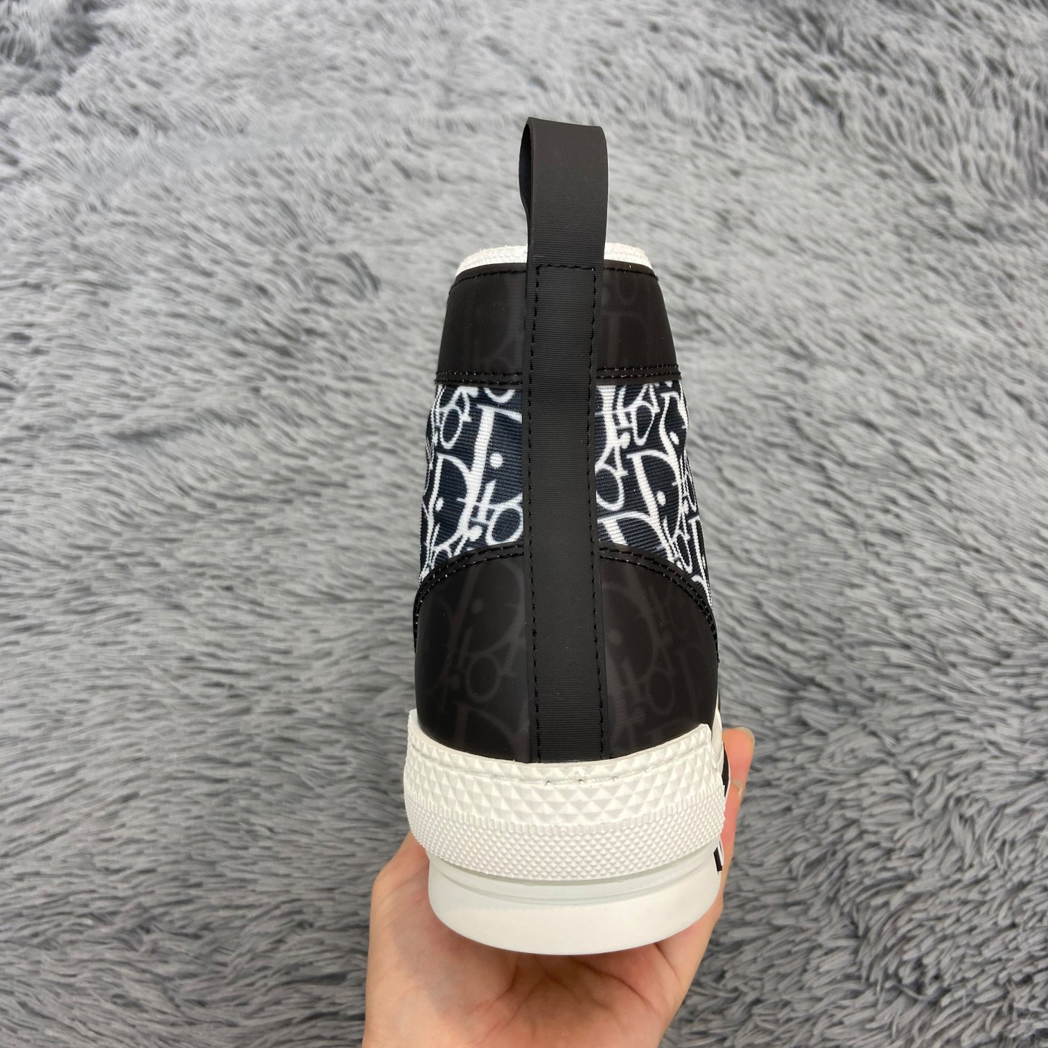 Dior B23 High-Top Sneaker - DopestKickz