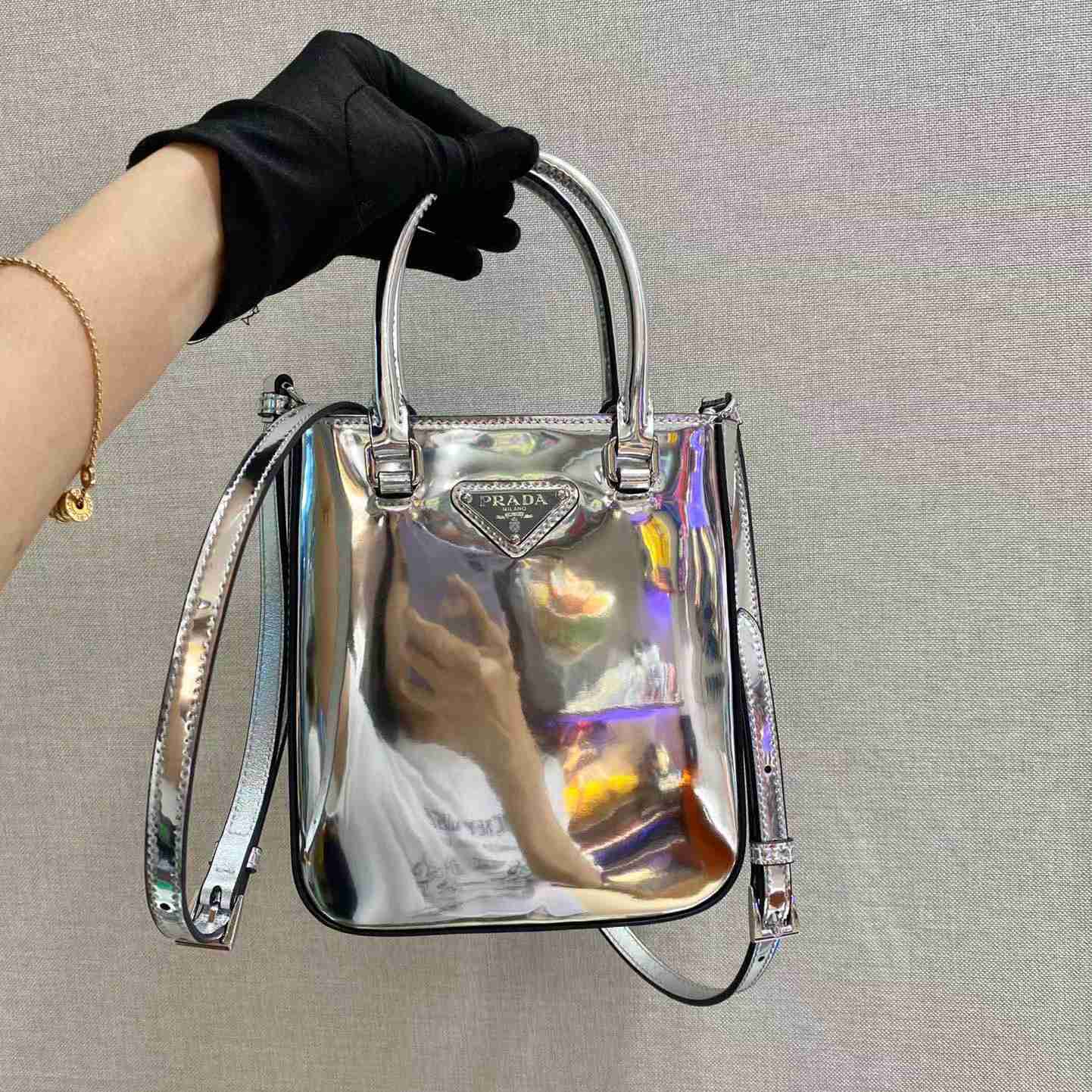 Prada Small Brushed Leather Tote(17.5-15-5cm) - DopestKickz