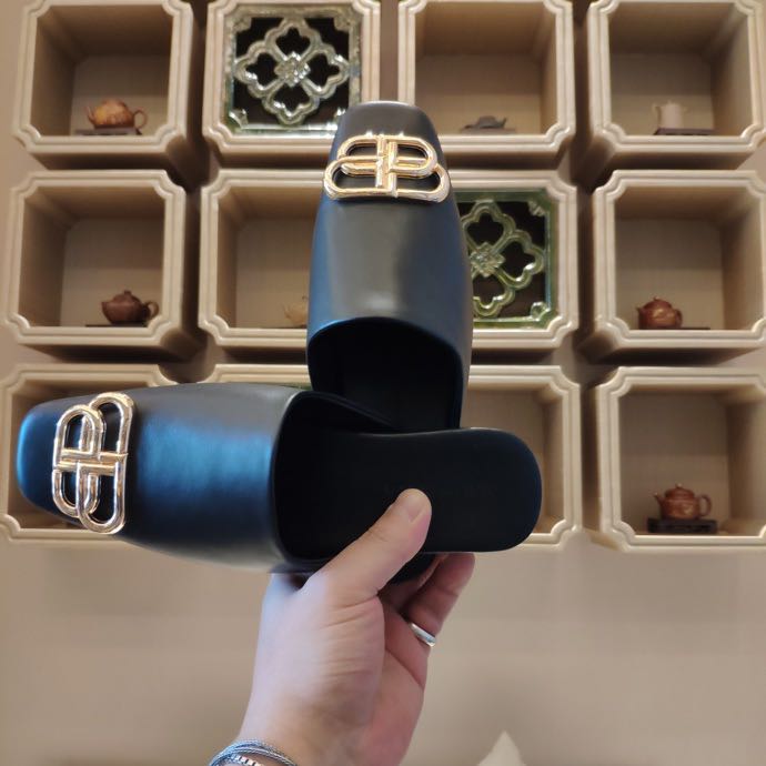 Balenciaga Cosy BB Slide In Black Smooth Calfskin, Aged-Gold Hardware - DopestKickz