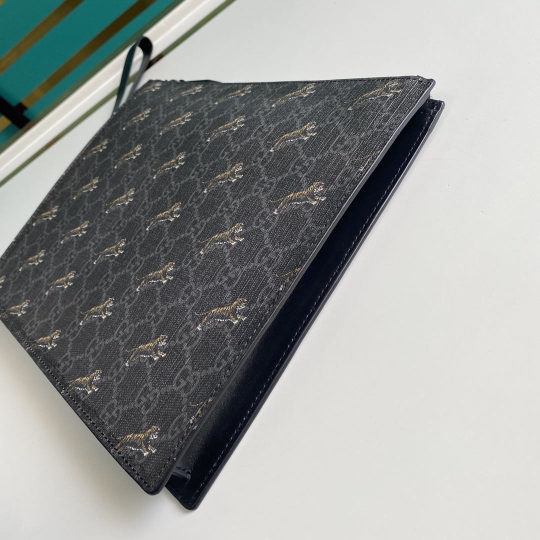 Gucci Black GG Pouch(28-22-3.5cm) - DopestKickz