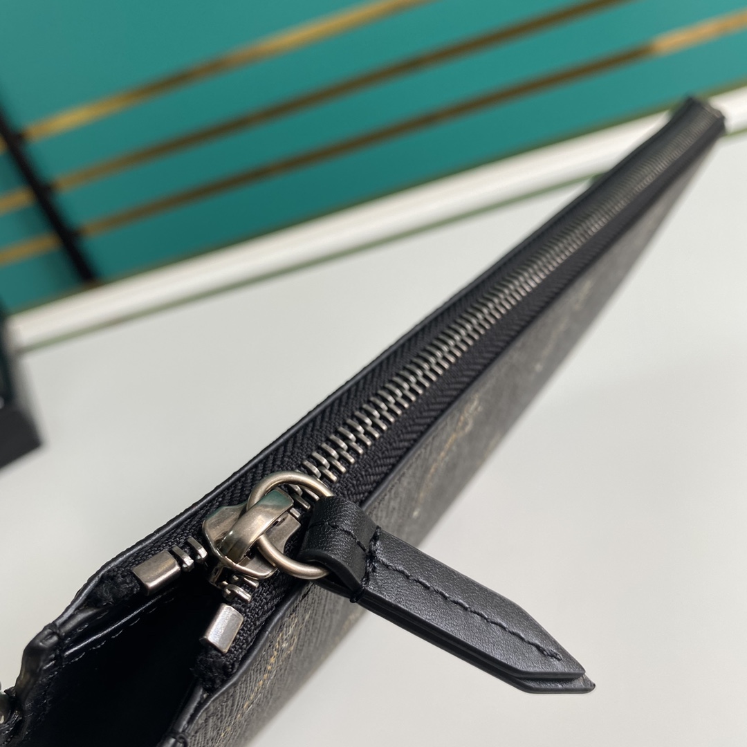 Gucci Black GG Pouch(28-22-3.5cm) - DopestKickz