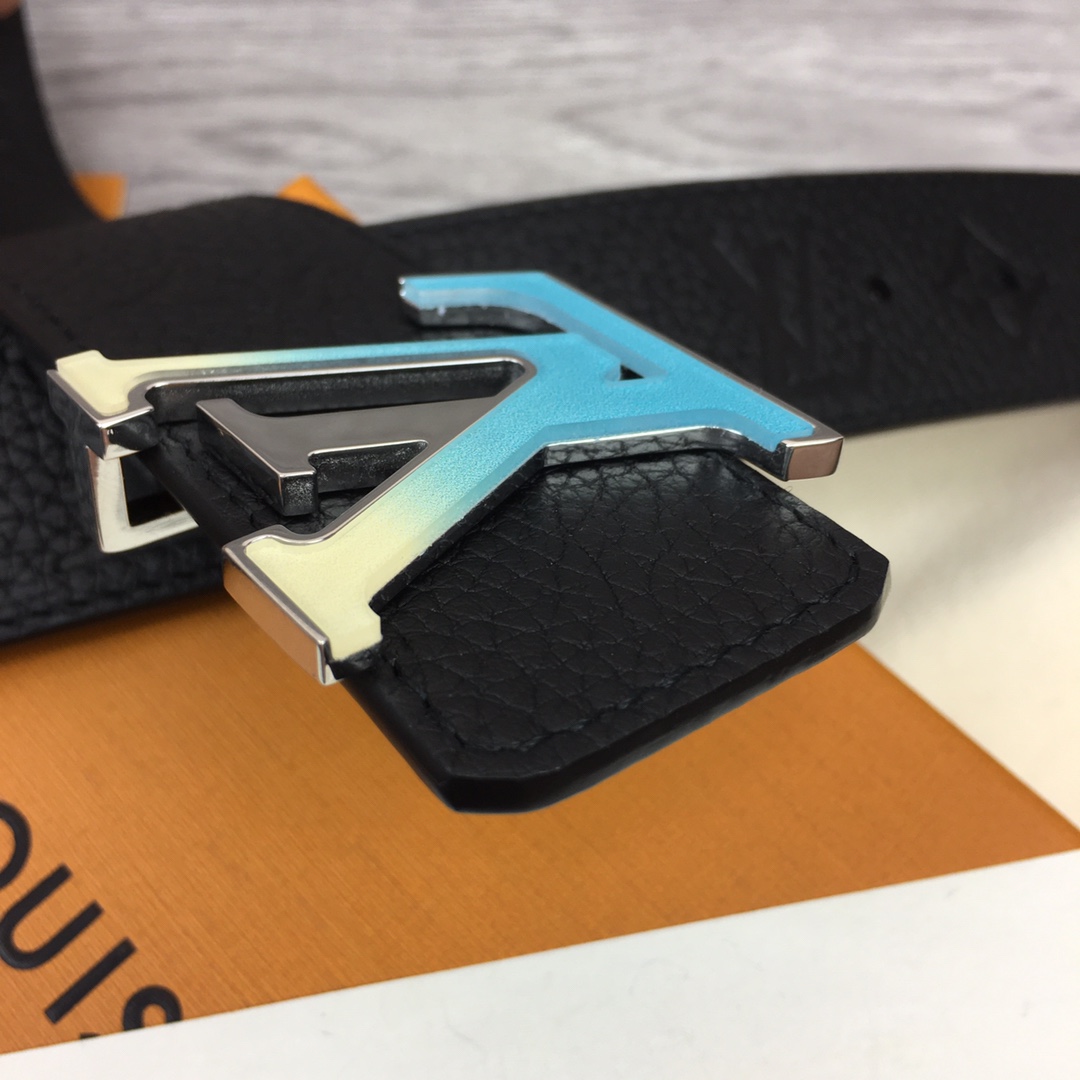 Louis Vuitton LV Spotlight 40MM Reversible Belt     M0522S - DopestKickz