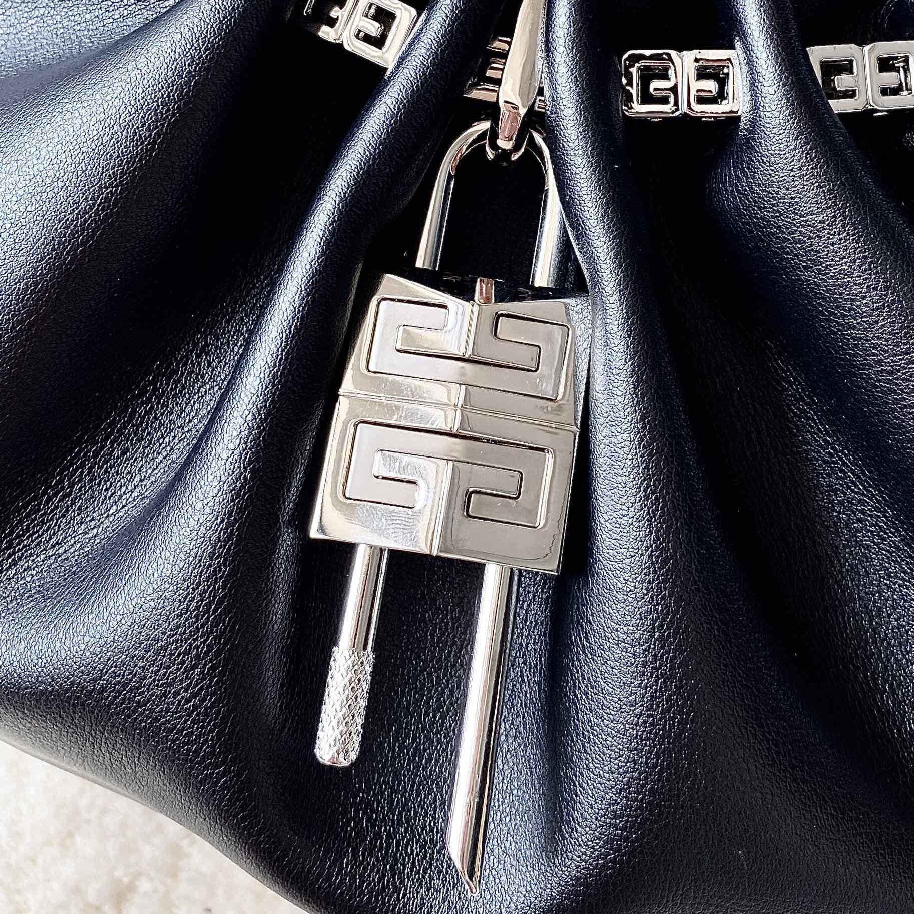 Givenchy Small Kenny Bag In Smooth Leather - Black(32-22-17cm) - DopestKickz