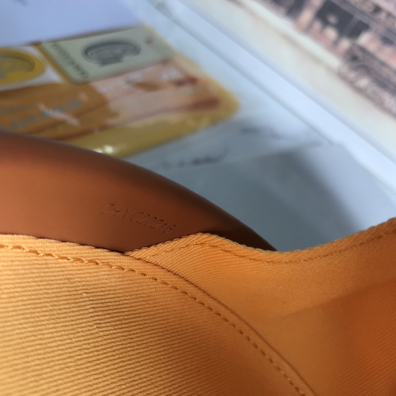 Goyard The Alto Hatbox Trunk Bag(18-16.5-7cm) - DopestKickz