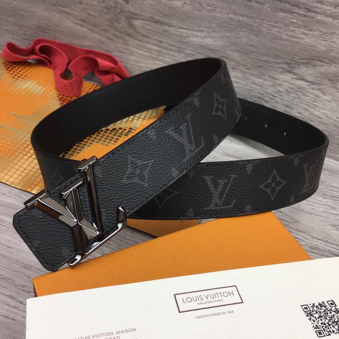 Louis Vuitton LV Pyramide 40mm Reversible - DopestKickz