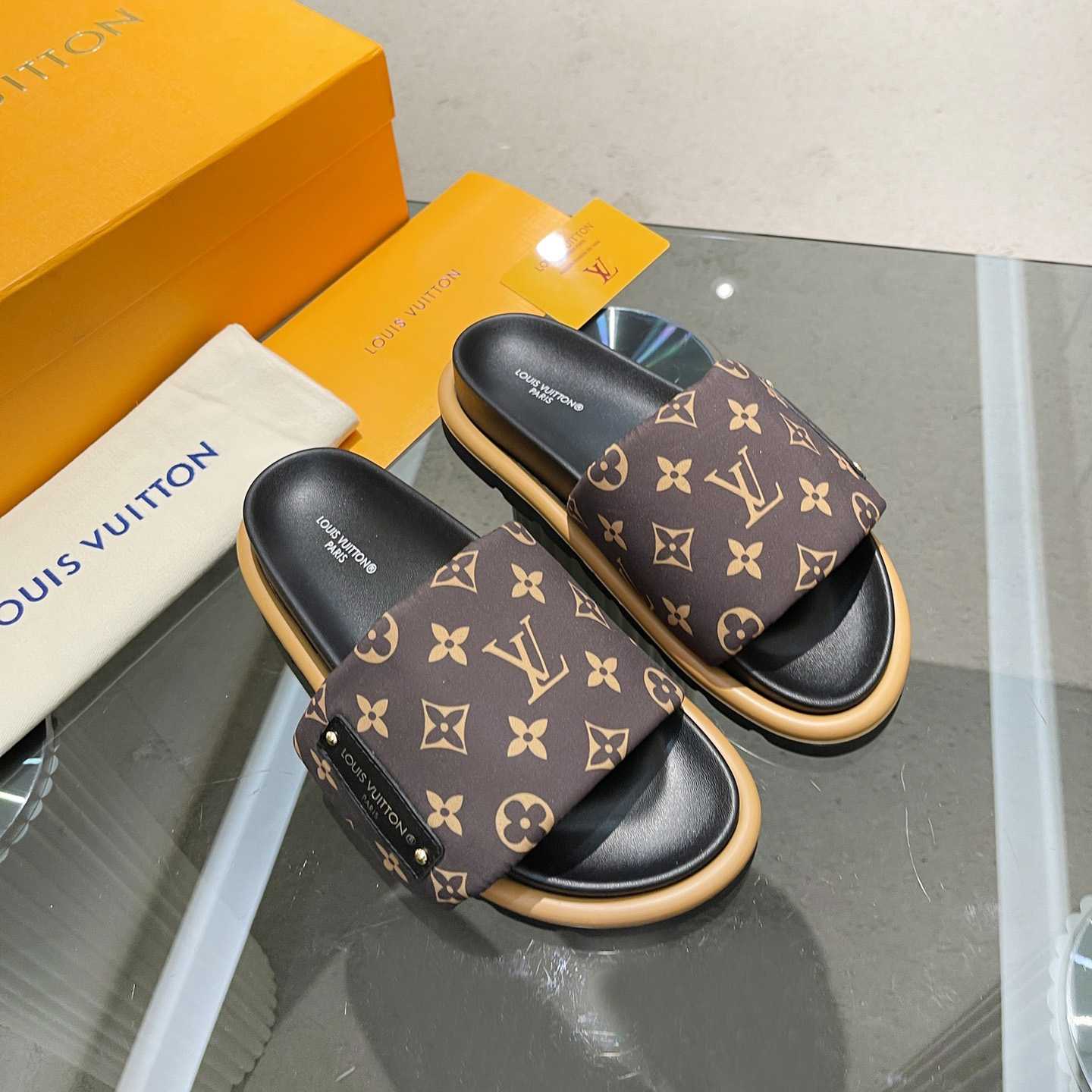 Louis Vuitton Pool Pillow Flat Comfort Mule    1AAEBX - DopestKickz